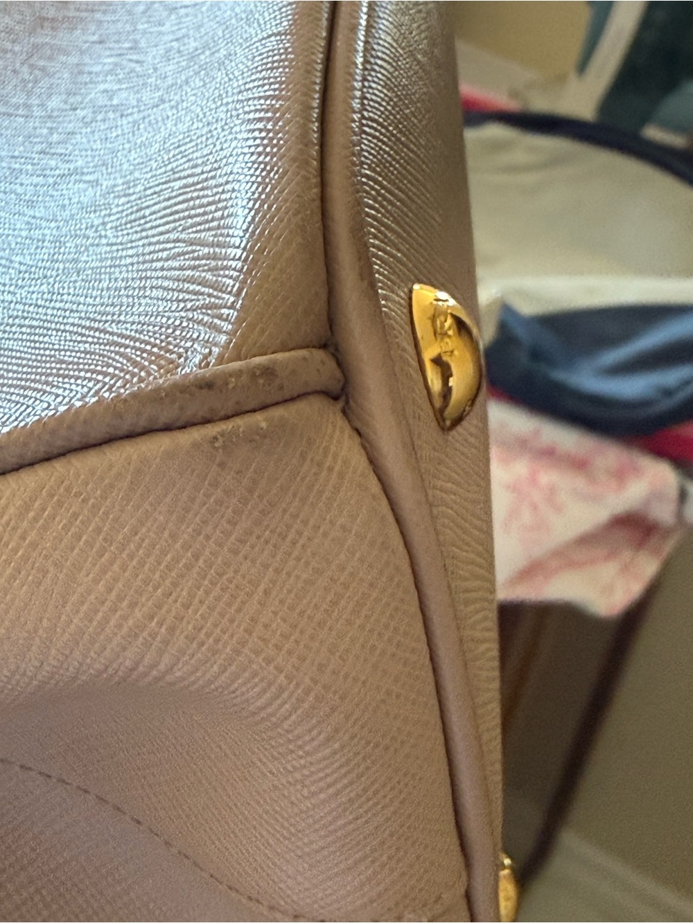 Prada Cammeo Saffiano Lux leather Bag medium authentic slightly used with strap - Picture 15 of 16